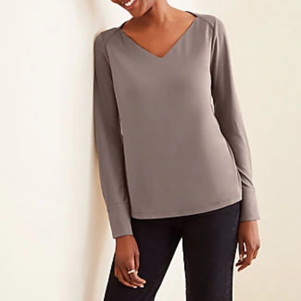 Ann Taylor Matte Jersey V-Neck Top Size Small